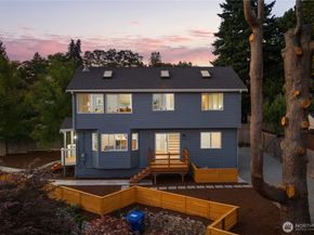 4812 33rd Avenue NE, Seattle WA 98105