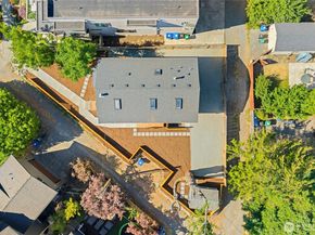 4812 33rd Avenue NE, Seattle WA 98105
