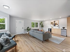 4812 33rd Avenue NE, Seattle WA 98105