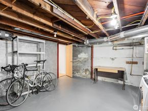 8607 15th Ave NE, Seattle WA 98115