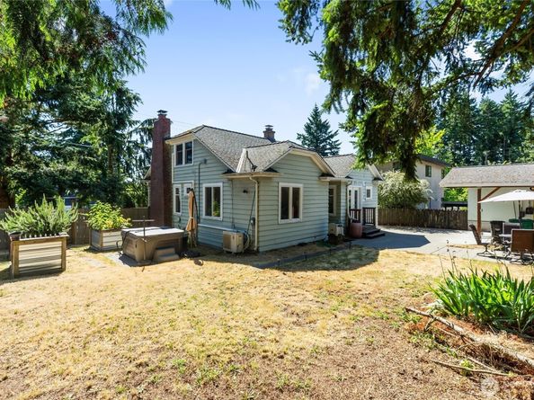 8607 15th Ave NE, Seattle WA 98115