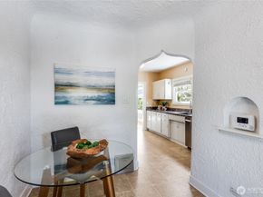 8607 15th Ave NE, Seattle WA 98115