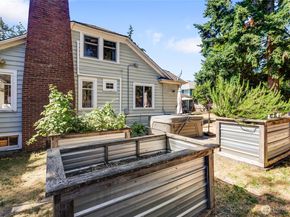8607 15th Ave NE, Seattle WA 98115