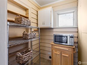 8607 15th Ave NE, Seattle WA 98115