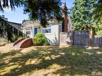 8607 15th Ave NE