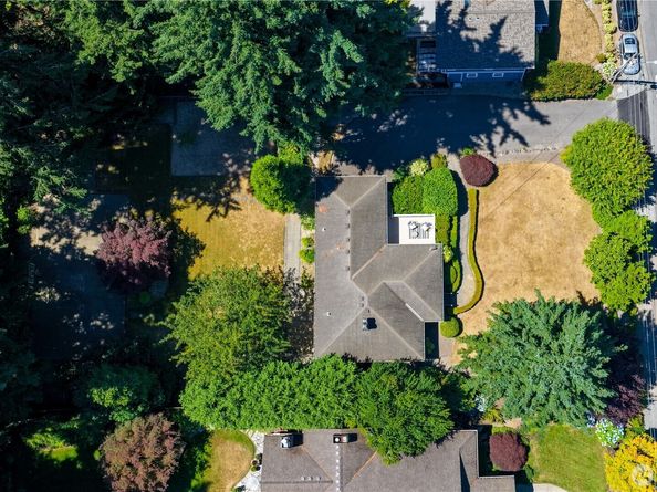10425 SE 22nd Street, Bellevue WA 98004