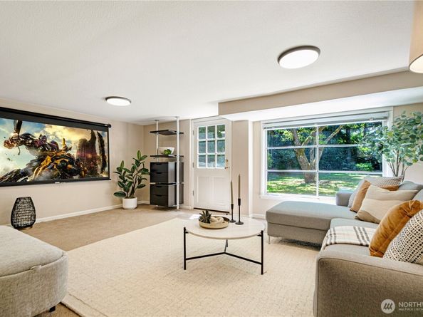 10425 SE 22nd Street, Bellevue WA 98004