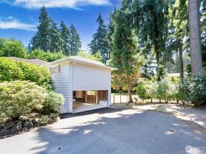 10425 SE 22nd Street, Bellevue WA 98004