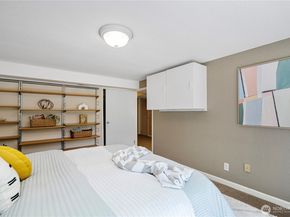 10425 SE 22nd Street, Bellevue WA 98004