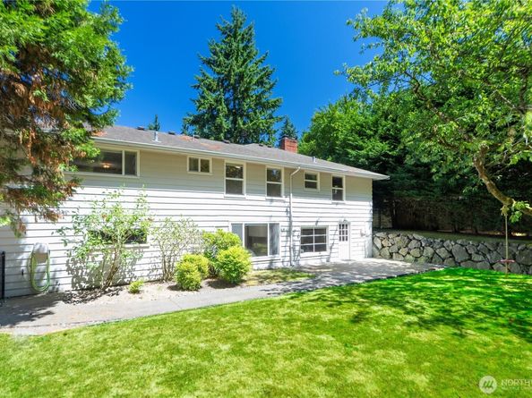 10425 SE 22nd Street, Bellevue WA 98004