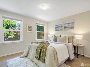 10425 SE 22nd Street, Bellevue WA 98004