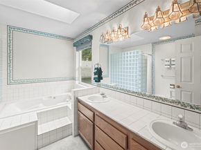 2426 SE Celebrity Court, Port Orchard WA 98367