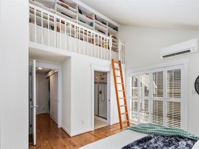 7406 4th Avenue NE, Seattle WA 98115