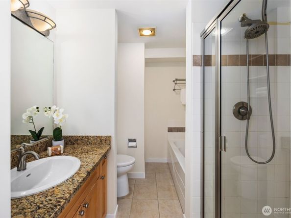 7406 4th Avenue NE, Seattle WA 98115
