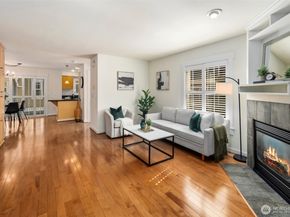 7406 4th Avenue NE, Seattle WA 98115