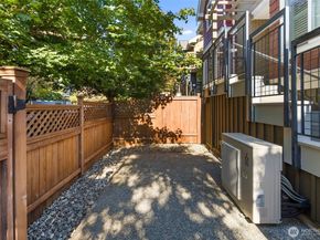 7406 4th Avenue NE, Seattle WA 98115