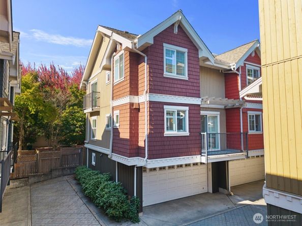 7406 4th Avenue NE, Seattle WA 98115