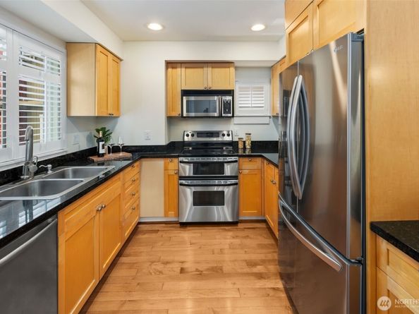 7406 4th Avenue NE, Seattle WA 98115