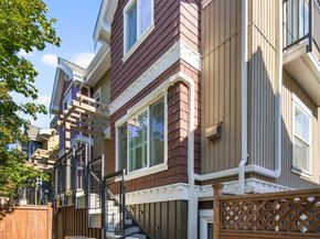 7406 4th Avenue NE, Seattle WA 98115