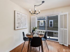 7406 4th Avenue NE, Seattle WA 98115
