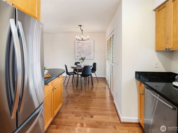 7406 4th Avenue NE, Seattle WA 98115