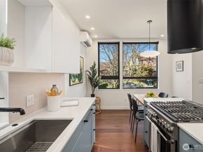 8054 A Brooklyn Avenue NE, Seattle WA 98115