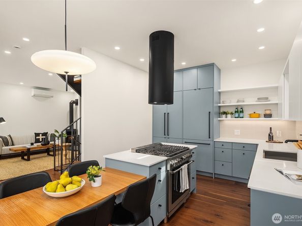 8054 A Brooklyn Avenue NE, Seattle WA 98115