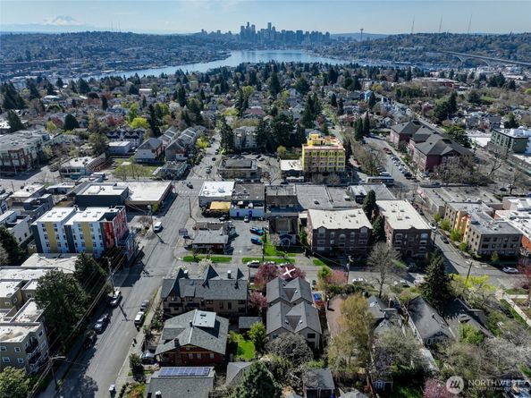 1918 N 46th Street A, Seattle WA 98103