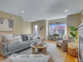 1918 N 46th Street A, Seattle WA 98103