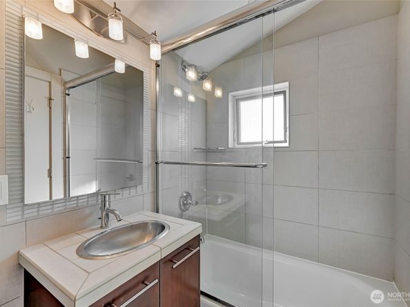 1918 N 46th Street A, Seattle WA 98103