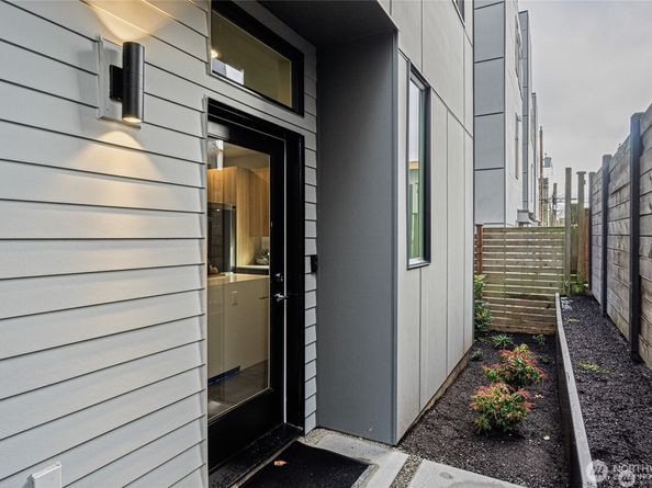 1801 NW 65th Street B, Seattle WA 98117