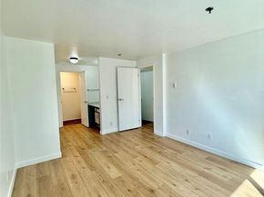 975 Aberdeen Avenue NE E403, Renton WA 98056