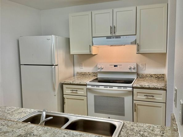 975 Aberdeen Avenue NE E403, Renton WA 98056