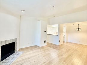 975 Aberdeen Avenue NE E403, Renton WA 98056