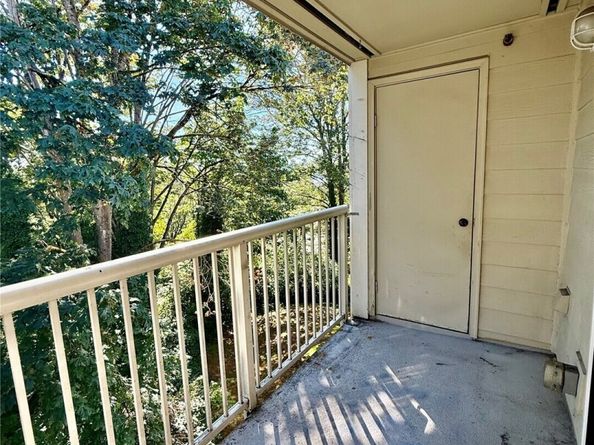 975 Aberdeen Avenue NE E403, Renton WA 98056