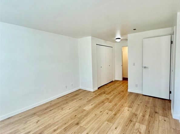 975 Aberdeen Avenue NE E403, Renton WA 98056