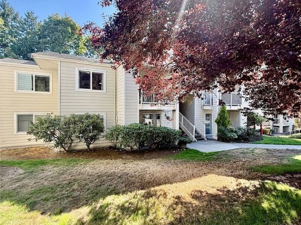 975 Aberdeen Avenue NE E403, Renton WA 98056
