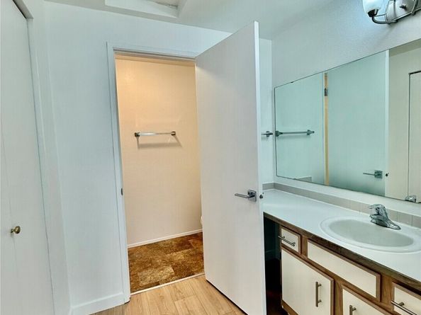 975 Aberdeen Avenue NE E403, Renton WA 98056