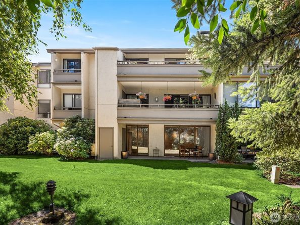 6538 Park Point Way NE, Seattle WA 98115