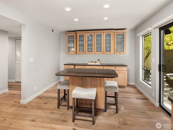 6538 Park Point Way NE, Seattle WA 98115