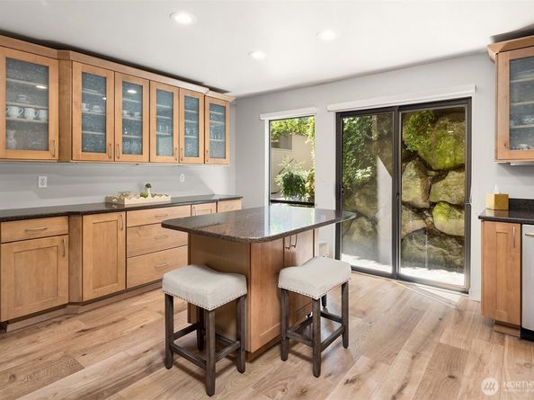 6538 Park Point Way NE, Seattle WA 98115