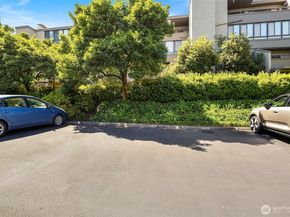6538 Park Point Way NE, Seattle WA 98115