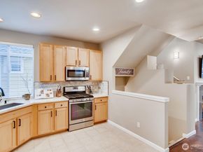 530 224th Place NE, Sammamish WA 98074