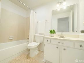 318 S 174th Place K, Burien WA 98148