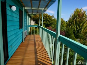 318 S 174th Place K, Burien WA 98148