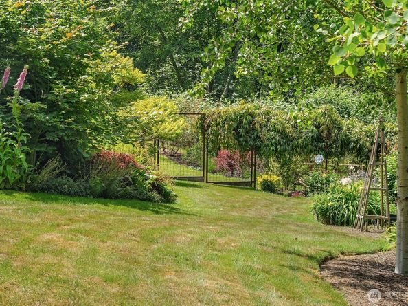 24314 75th Avenue SW, Vashon WA 98070