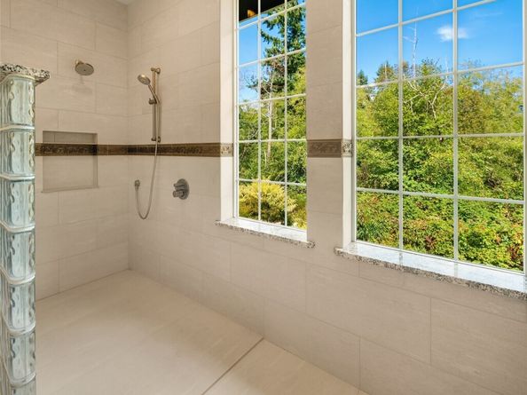 24314 75th Avenue SW, Vashon WA 98070