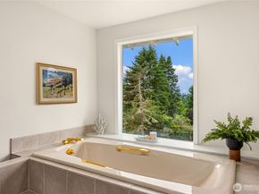 11665 NE Sunset Loop, Bainbridge Island WA 98110