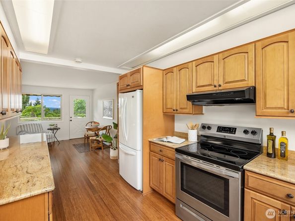 11665 NE Sunset Loop, Bainbridge Island WA 98110