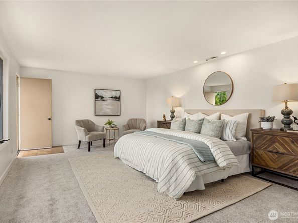 11665 NE Sunset Loop, Bainbridge Island WA 98110